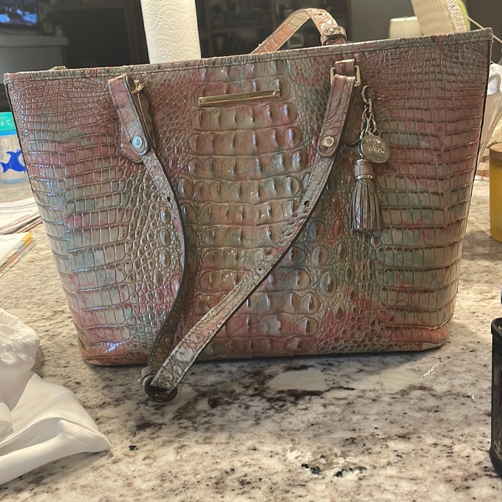 Handbag - Picture 2 of 6